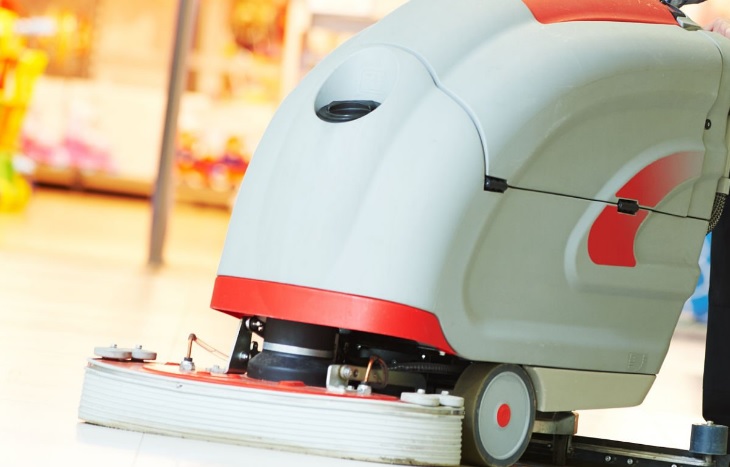 W jakich branżach leasing maszyn czyszczących daje firmom sprzątającym największą przewagę konkurencyjną?